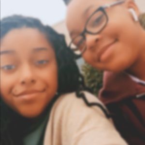 Meet your Posher, Kaya